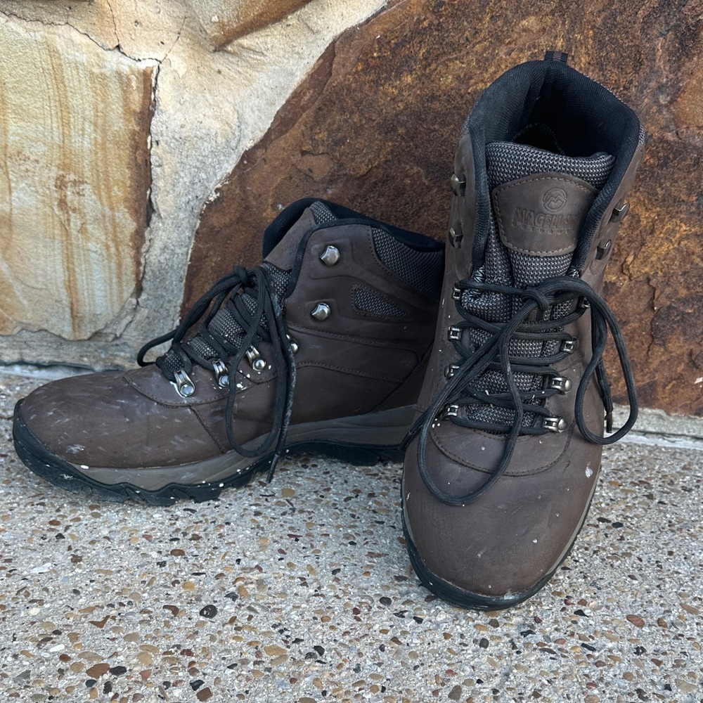 Avenger Dark Brown Men's Boots